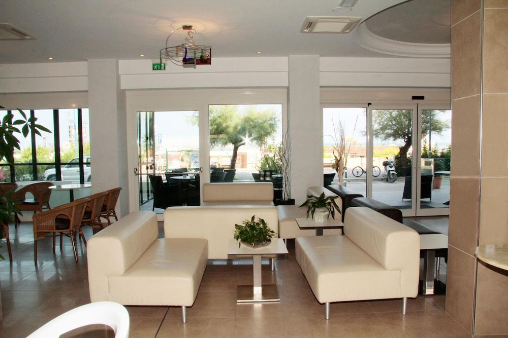 Hotel Bellevue Cattolica Extérieur photo