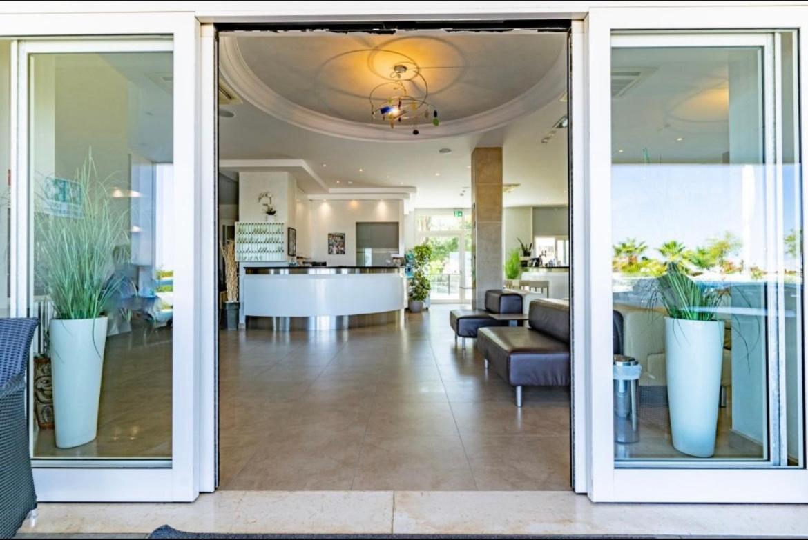 Hotel Bellevue Cattolica Extérieur photo