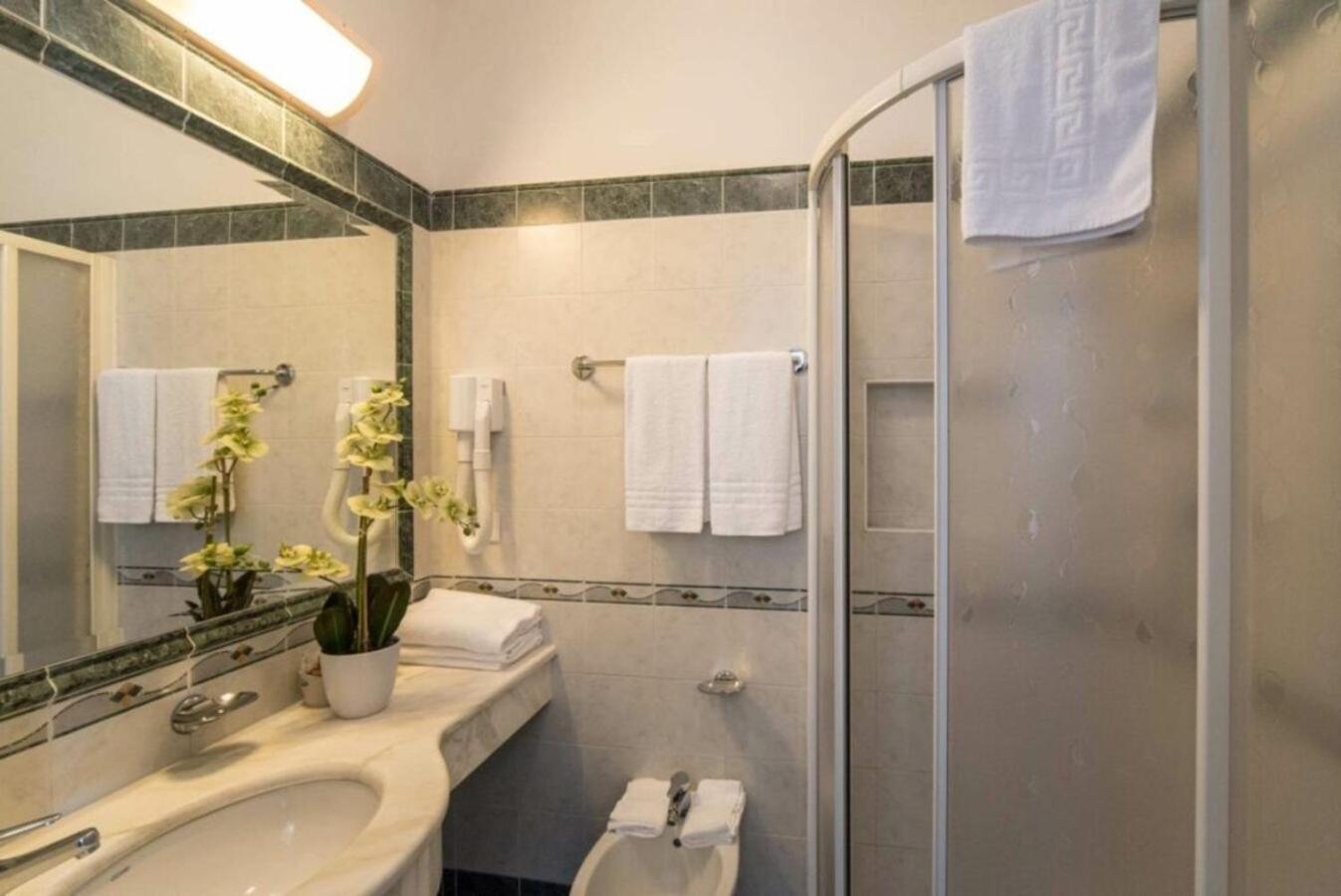 Hotel Bellevue Cattolica Extérieur photo
