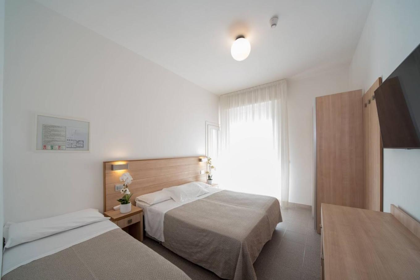 Hotel Bellevue Cattolica Extérieur photo