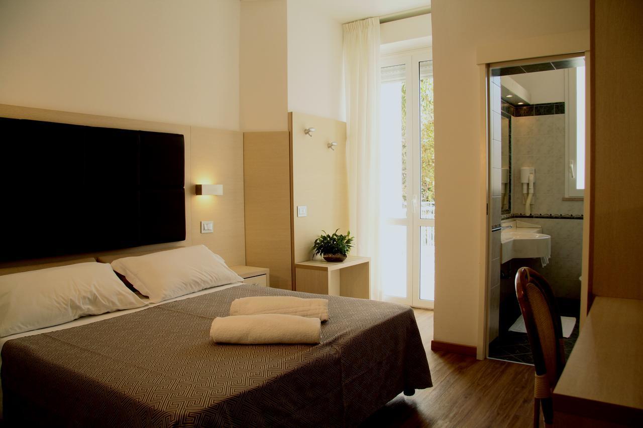 Hotel Bellevue Cattolica Extérieur photo