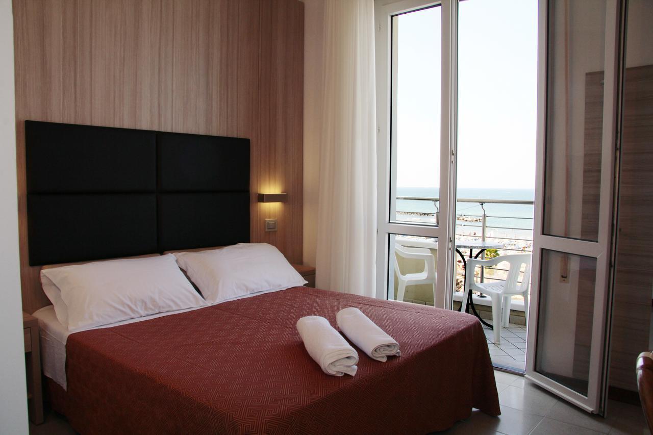 Hotel Bellevue Cattolica Extérieur photo