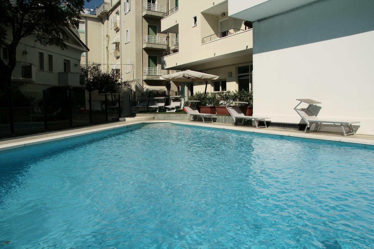 Hotel Bellevue Cattolica Extérieur photo